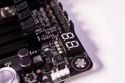 New build with ROG Maximus Z690 Hero won't boot, Q-code 63